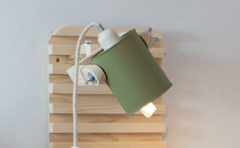 crop=color&color=verde-comarca&acabado-de-madera=natural&color-de-cable=beige|7dc579486878521ca318b840b32448b1