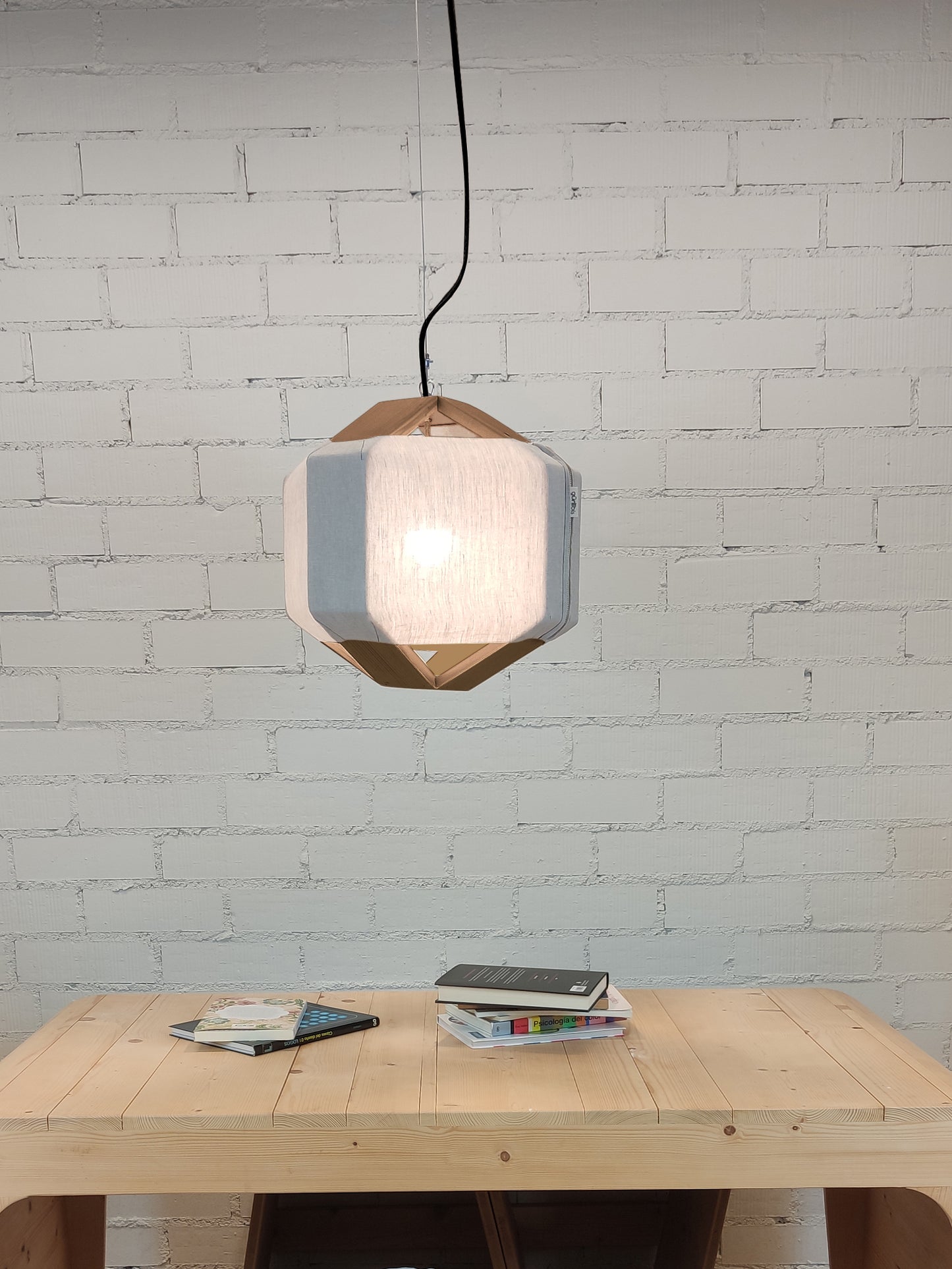 tamano=m&color=beige&acabado-de-madera=cafe&color-de-cable=negro|ed8b2e10a625fee81914e7b3ed8896ef