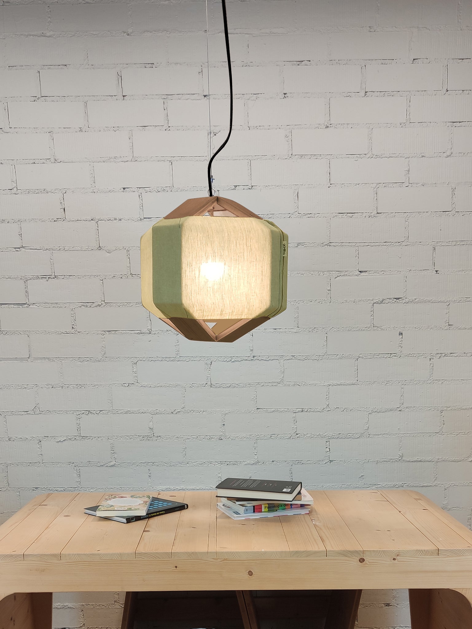 tamano=m&color=verde&acabado-de-madera=cafe&color-de-cable=negro|b66625161cf6d4359e5ac74edfaefde5