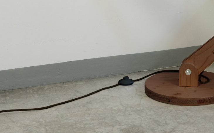 crop=color-de-cable&color=amarillo-claro&acabado-de-madera=cafe&color-de-cable=negro|557d0c88205e0b32ce076d91b8baa287