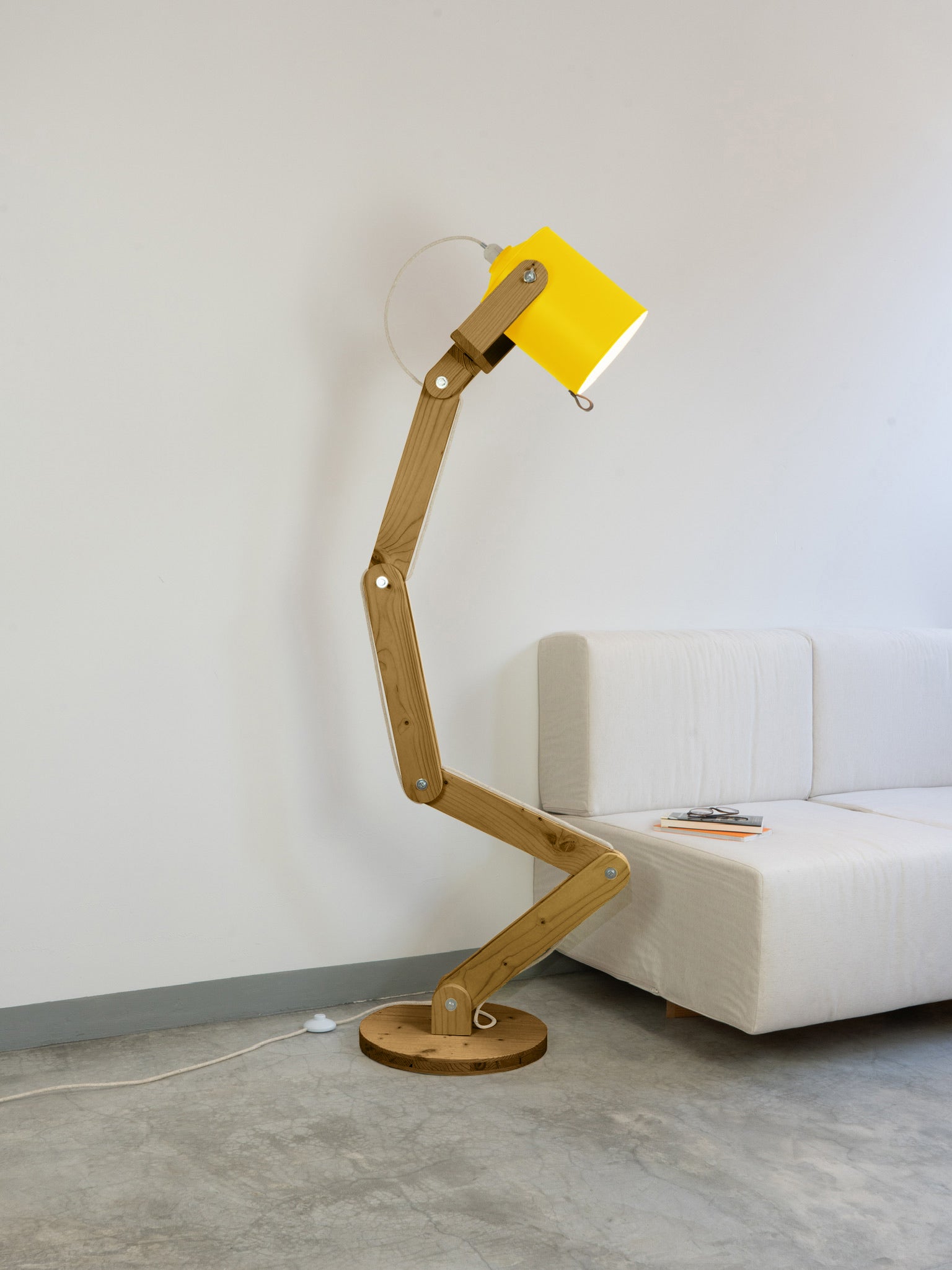 color=amarillo-claro&acabado-de-madera=caramelo&color-de-cable=beige|e1a1353be049f5dc49fb7196509537e6