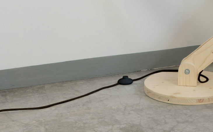 crop=color-de-cable&color=amarillo-claro&acabado-de-madera=natural&color-de-cable=negro|5a3f543961472e6d03bdbcd36f15920f