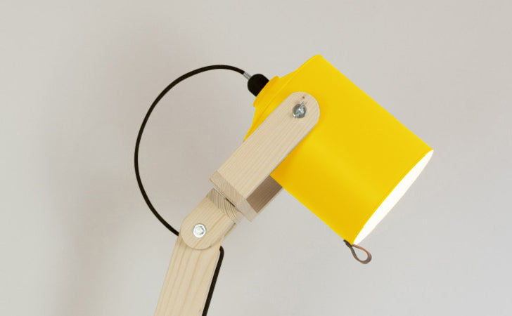 crop=color&color=amarillo-claro&acabado-de-madera=natural&color-de-cable=negro|5a3f543961472e6d03bdbcd36f15920f