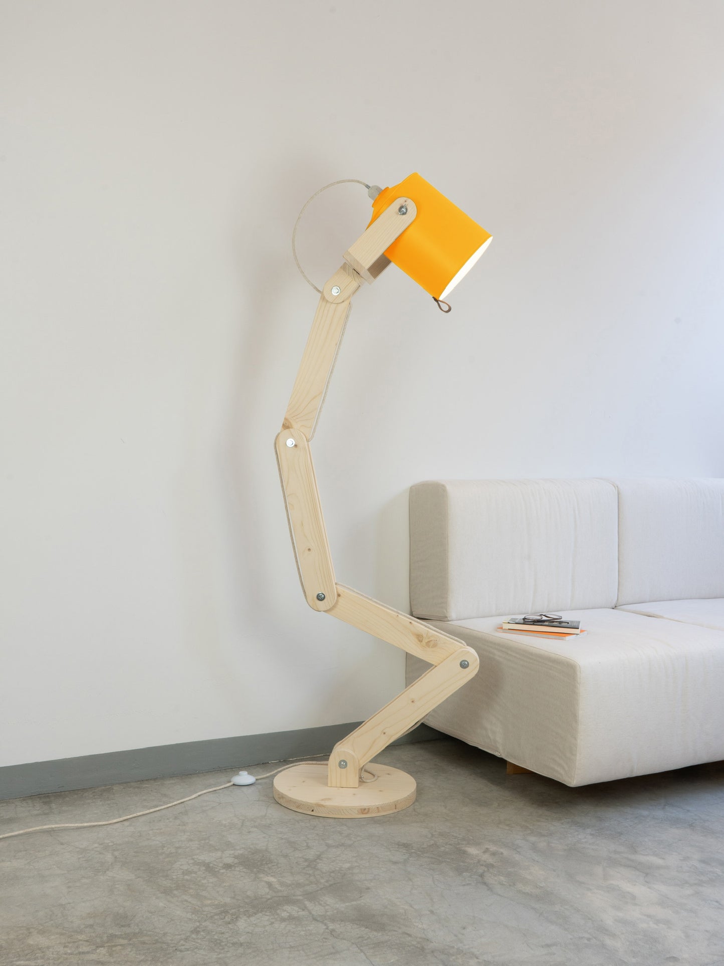 color=amarillo-yema&acabado-de-madera=natural&color-de-cable=beige|fe8c8e43d11210c44f64095b3f9d5ef3