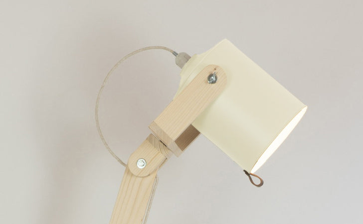 crop=color&color=blanco-hueso&acabado-de-madera=natural&color-de-cable=beige|71408bb3a7d104f6f4c37a01617a396e