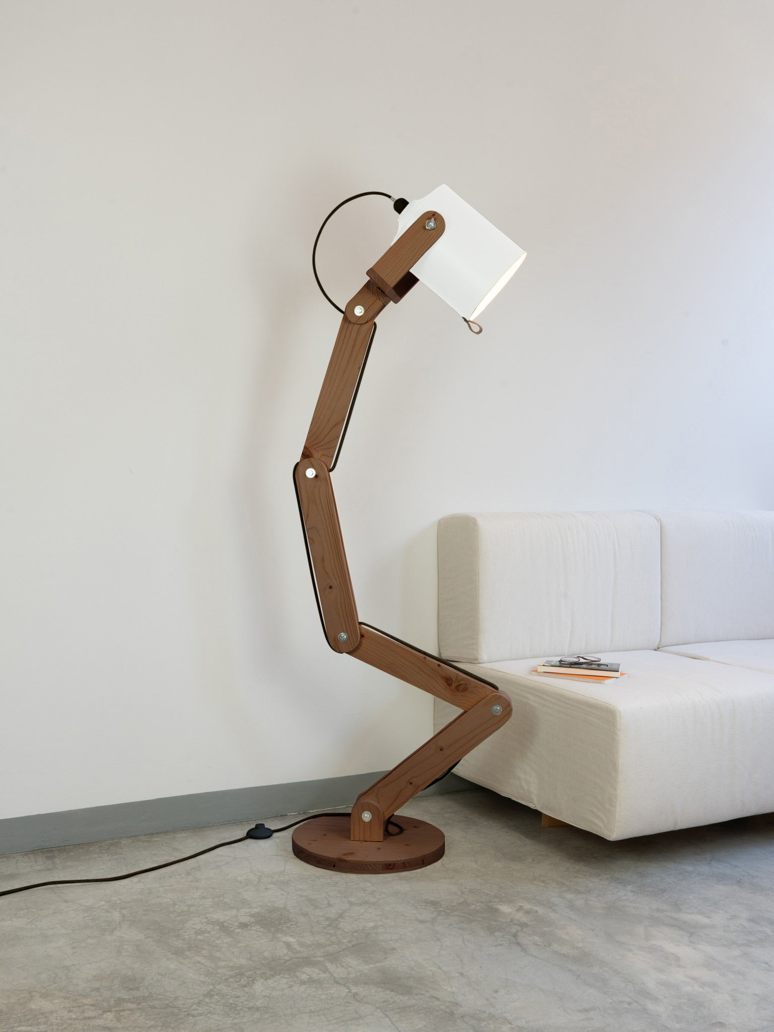 color=blanco-mate&acabado-de-madera=cafe&color-de-cable=negro|24f6f53e157755509a3259a38a714f0c