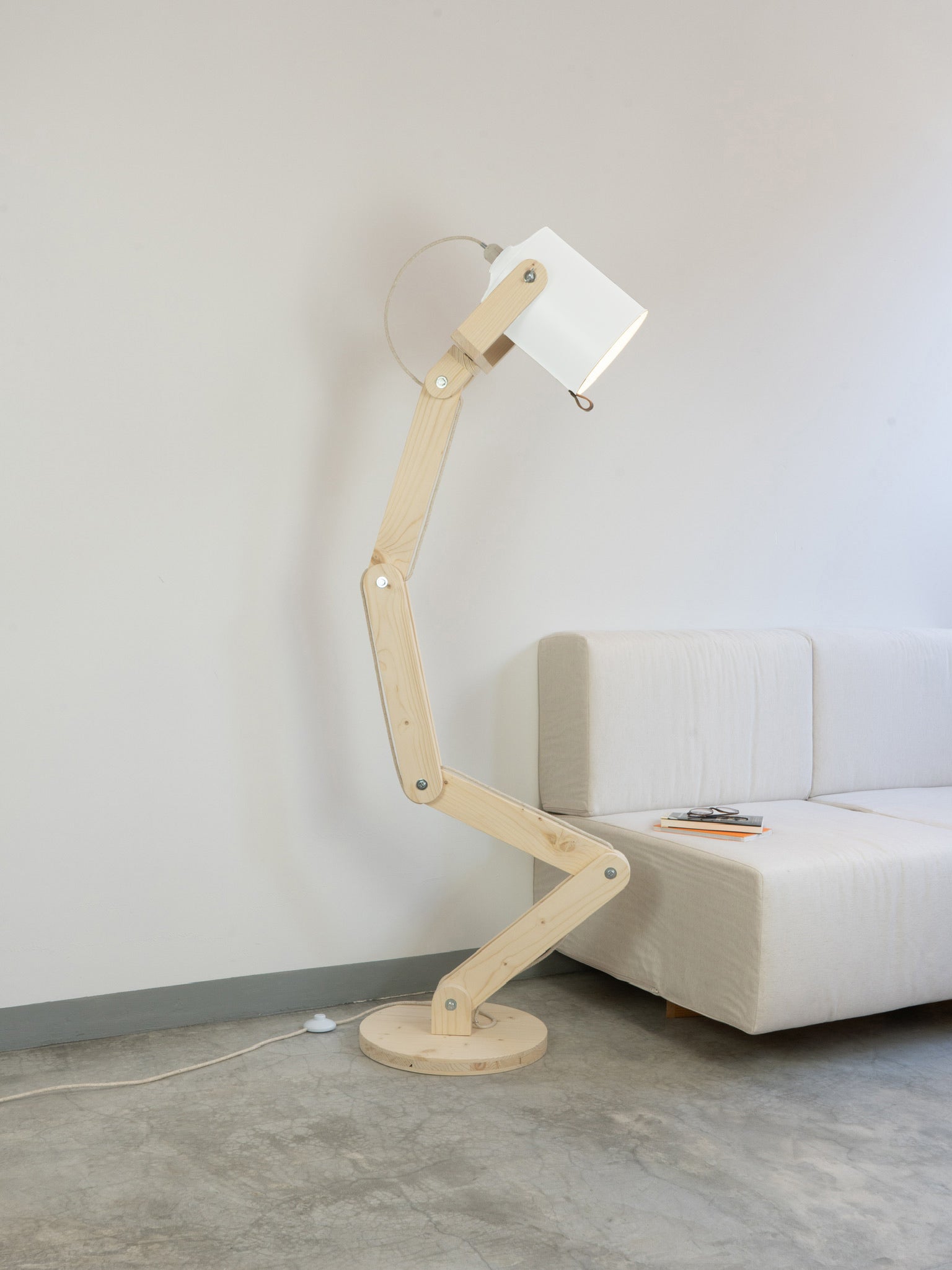 color=blanco-mate&acabado-de-madera=natural&color-de-cable=beige|34f3cf1de2f36f47660388476dc99286