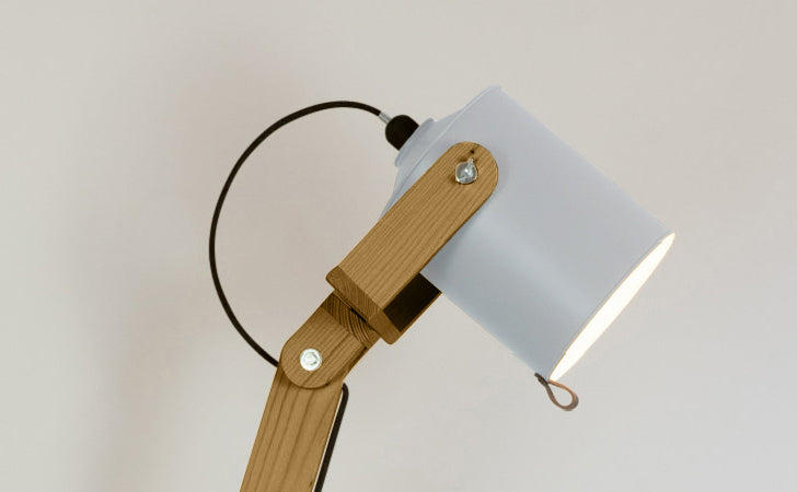 crop=color&color=gris-perla&acabado-de-madera=caramelo&color-de-cable=negro|c059365fc0772ef81884ce9c7c847a4c