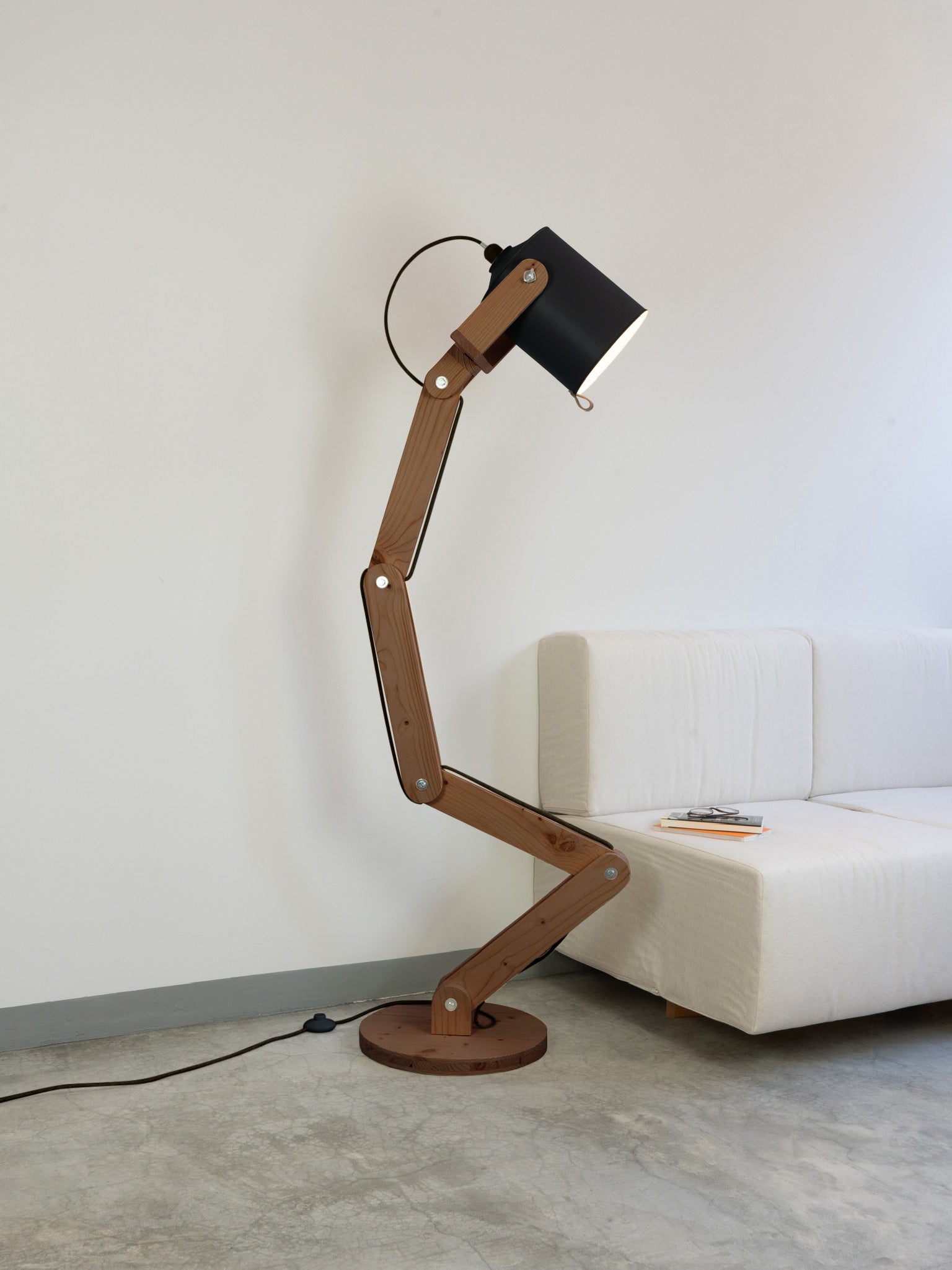 color=negro&acabado-de-madera=cafe&color-de-cable=negro|33272a1dcb4bb191cfee3da57e15d6b3