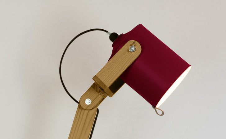 crop=color&color=rojo-vino&acabado-de-madera=caramelo&color-de-cable=negro|e97b3c755c753b82628e1bca5c956786