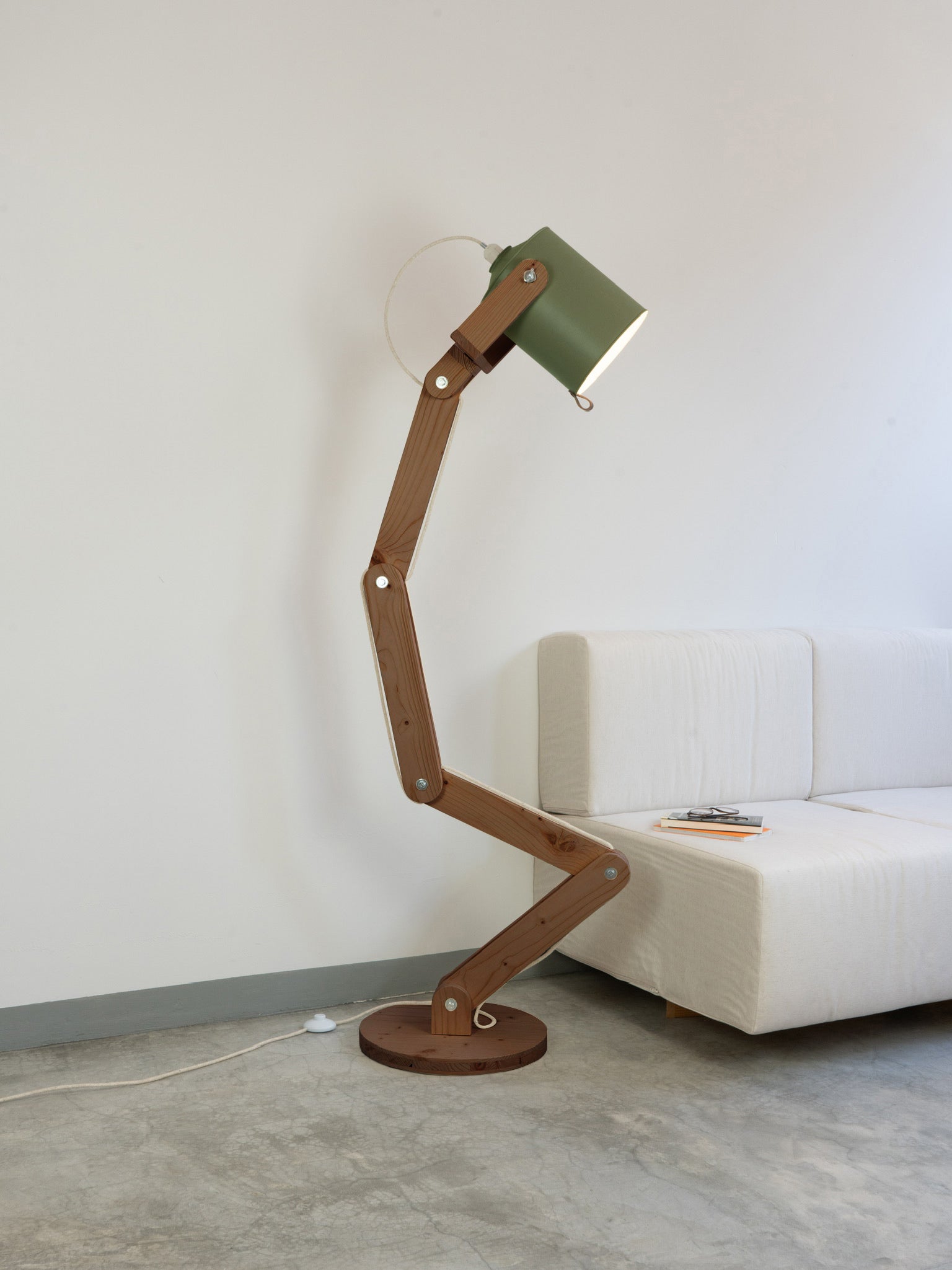 color=verde-comarca&acabado-de-madera=cafe&color-de-cable=beige|fc5a6b3c4ce9d324210a46a2389a9c40