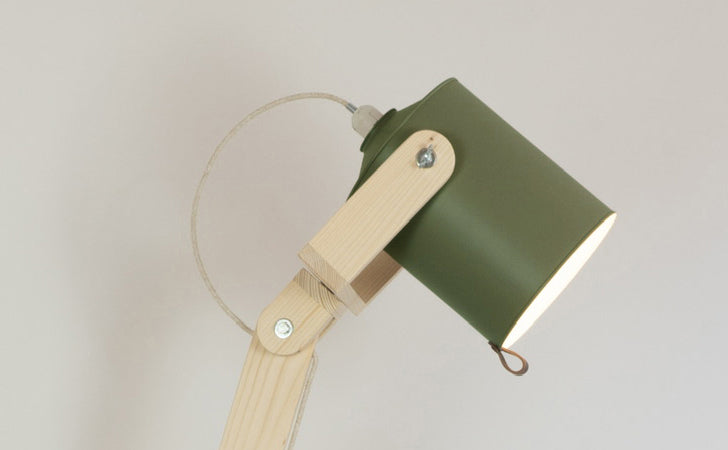 crop=color&color=verde-comarca&acabado-de-madera=natural&color-de-cable=beige|7dc579486878521ca318b840b32448b1