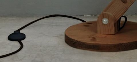 crop=color-de-cable&color=amarillo-claro&acabado-de-madera=cafe&color-de-cable=negro|557d0c88205e0b32ce076d91b8baa287