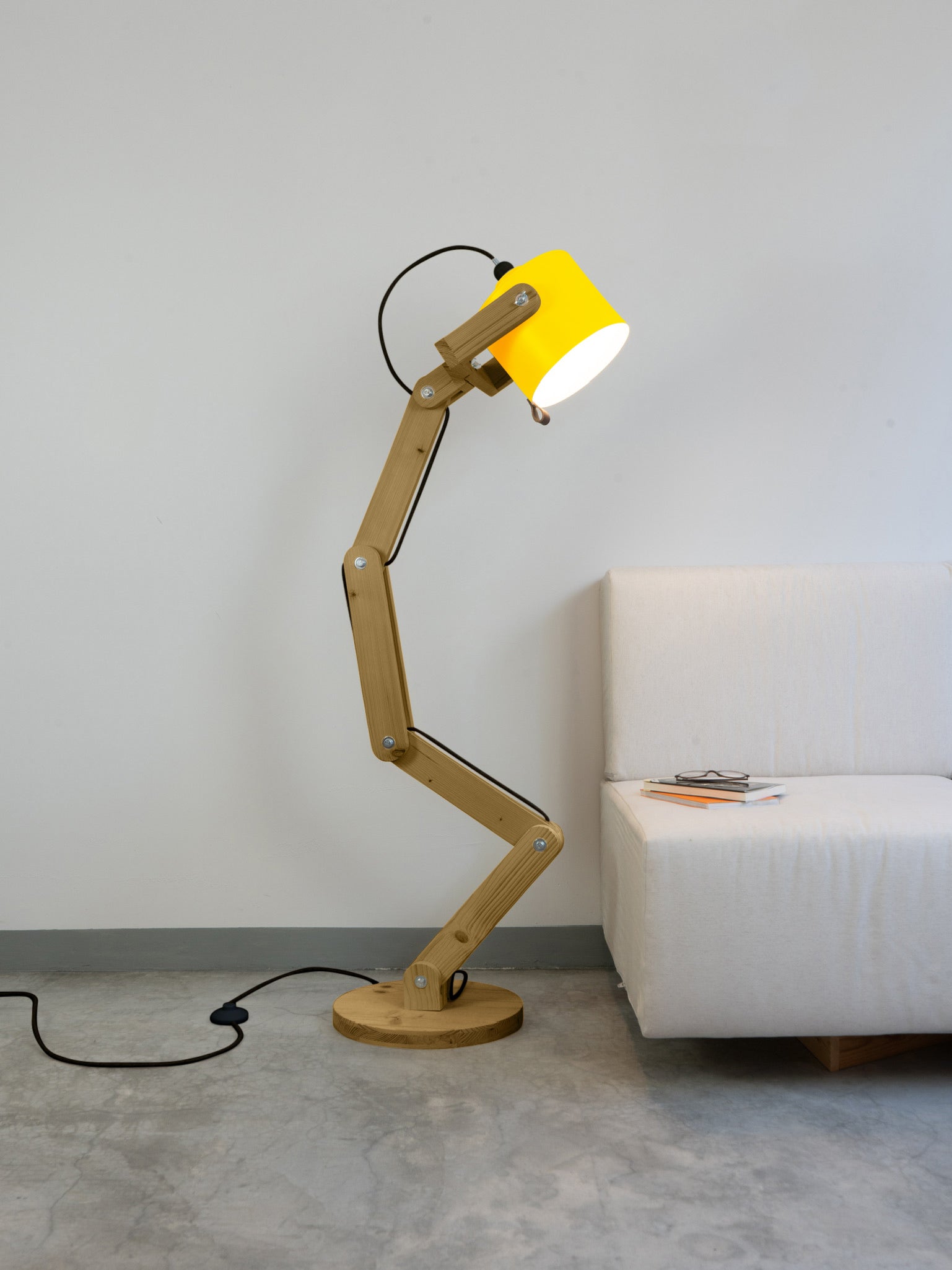 color=amarillo-claro&acabado-de-madera=caramelo&color-de-cable=negro|4603e8f6d8d5189ece0164d37ff34e92