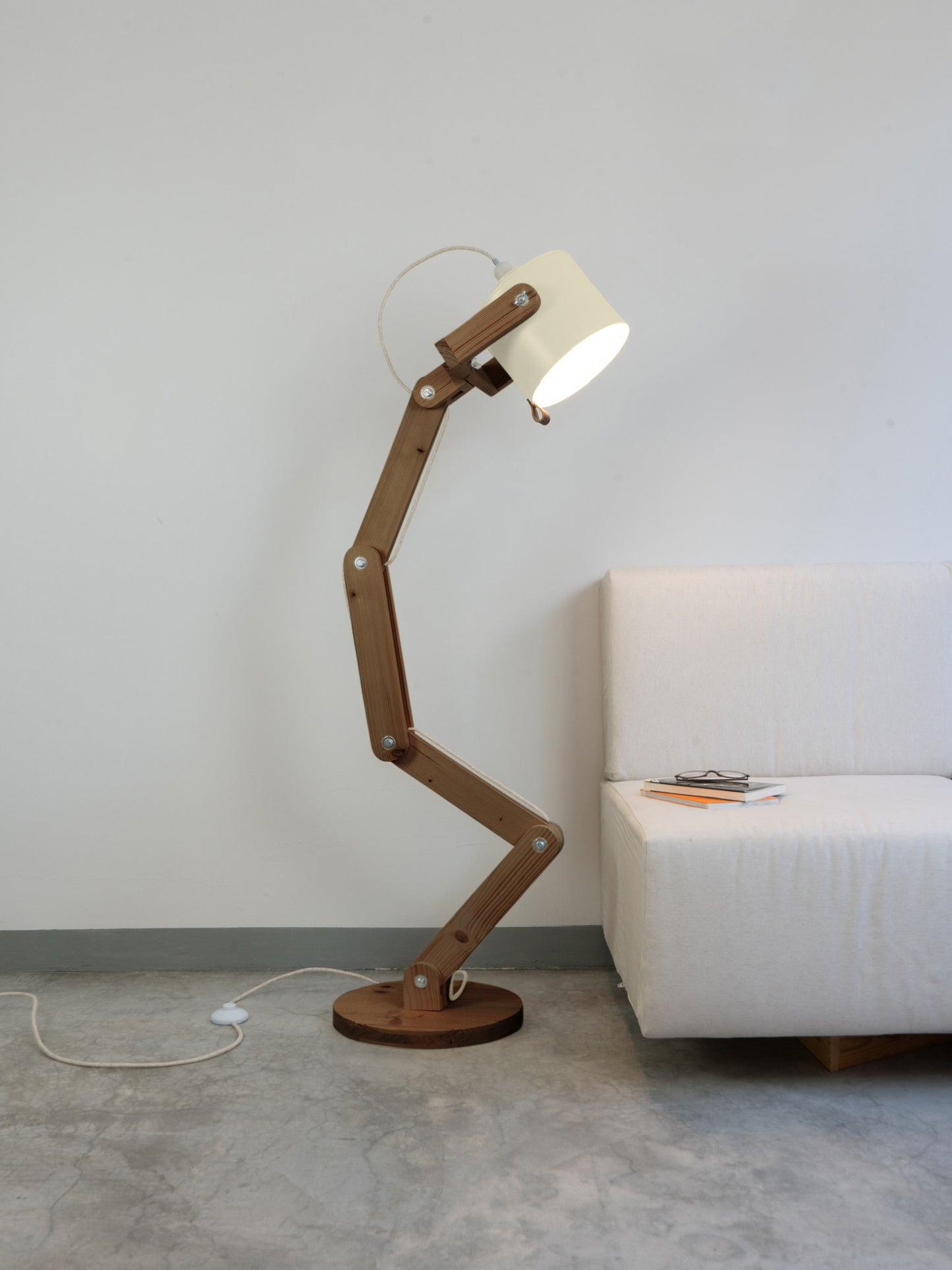 color=blanco-hueso&acabado-de-madera=cafe&color-de-cable=beige|72becce0bc341f3f10c01df7f89ee751