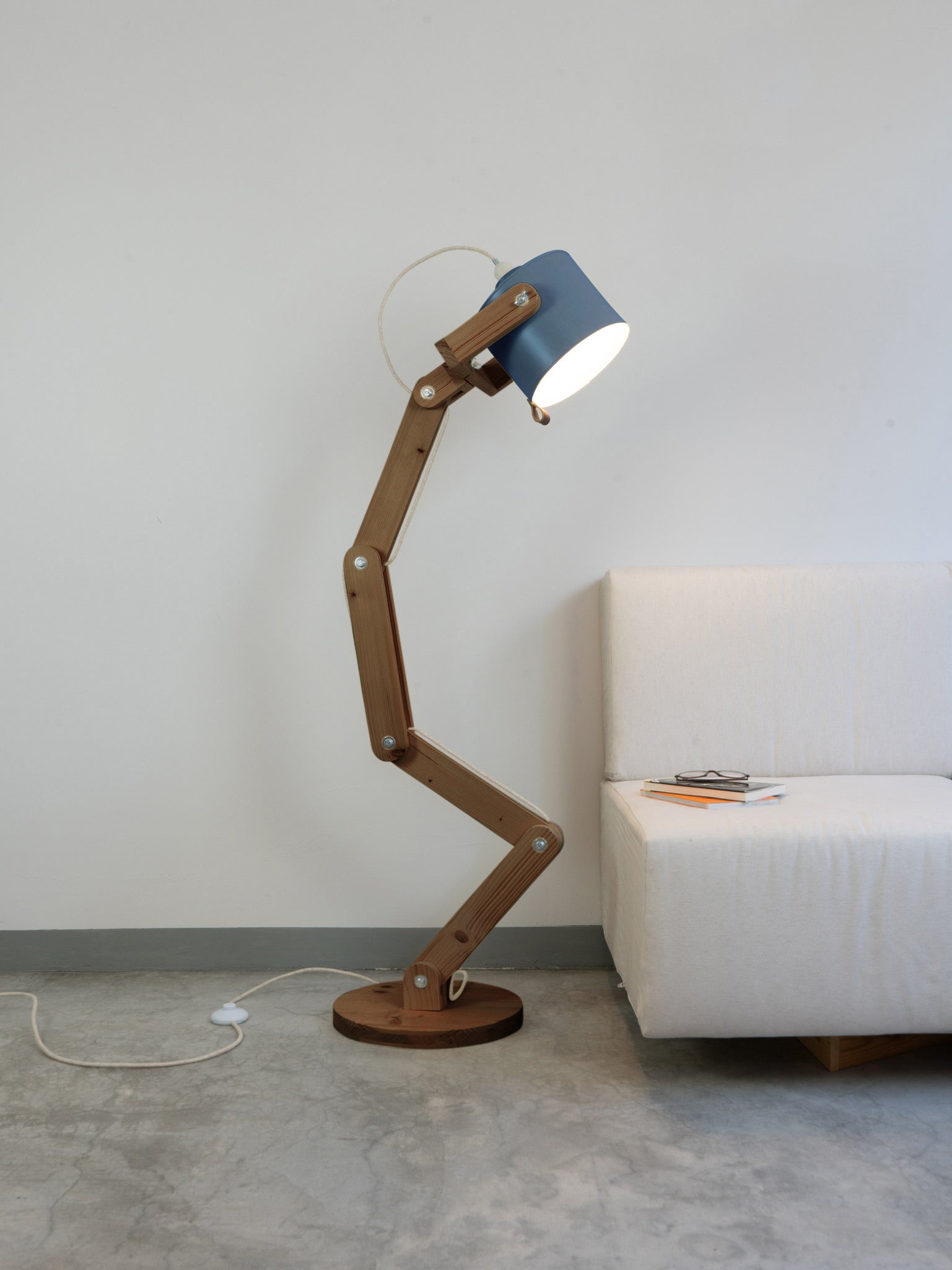 color=gris-azulado&acabado-de-madera=cafe&color-de-cable=beige|c4091295209b6f8111c7b137ba7bde39