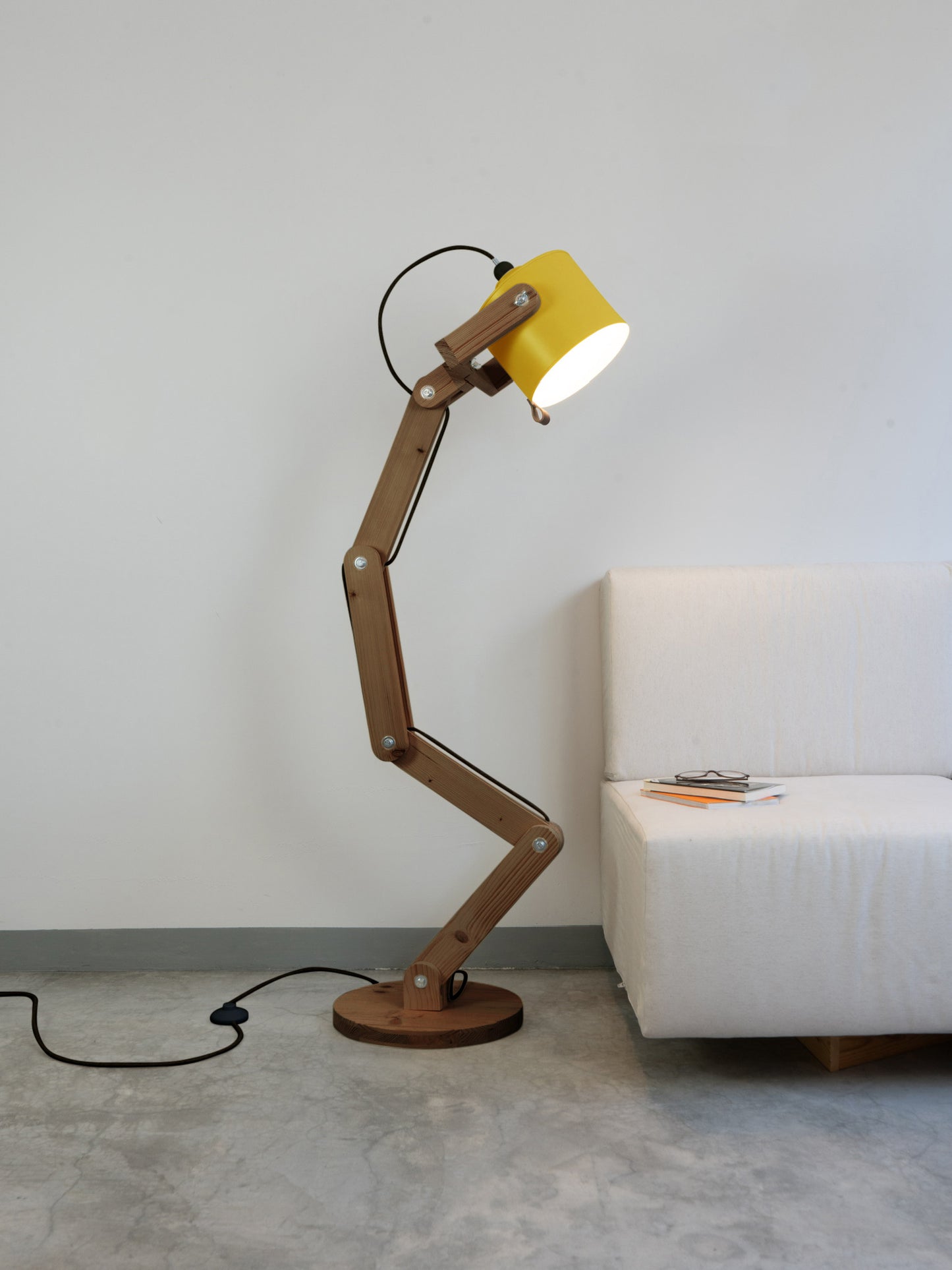 color=mostaza&acabado-de-madera=cafe&color-de-cable=negro|d3bd638c1d1ff7c755513021e466fc91