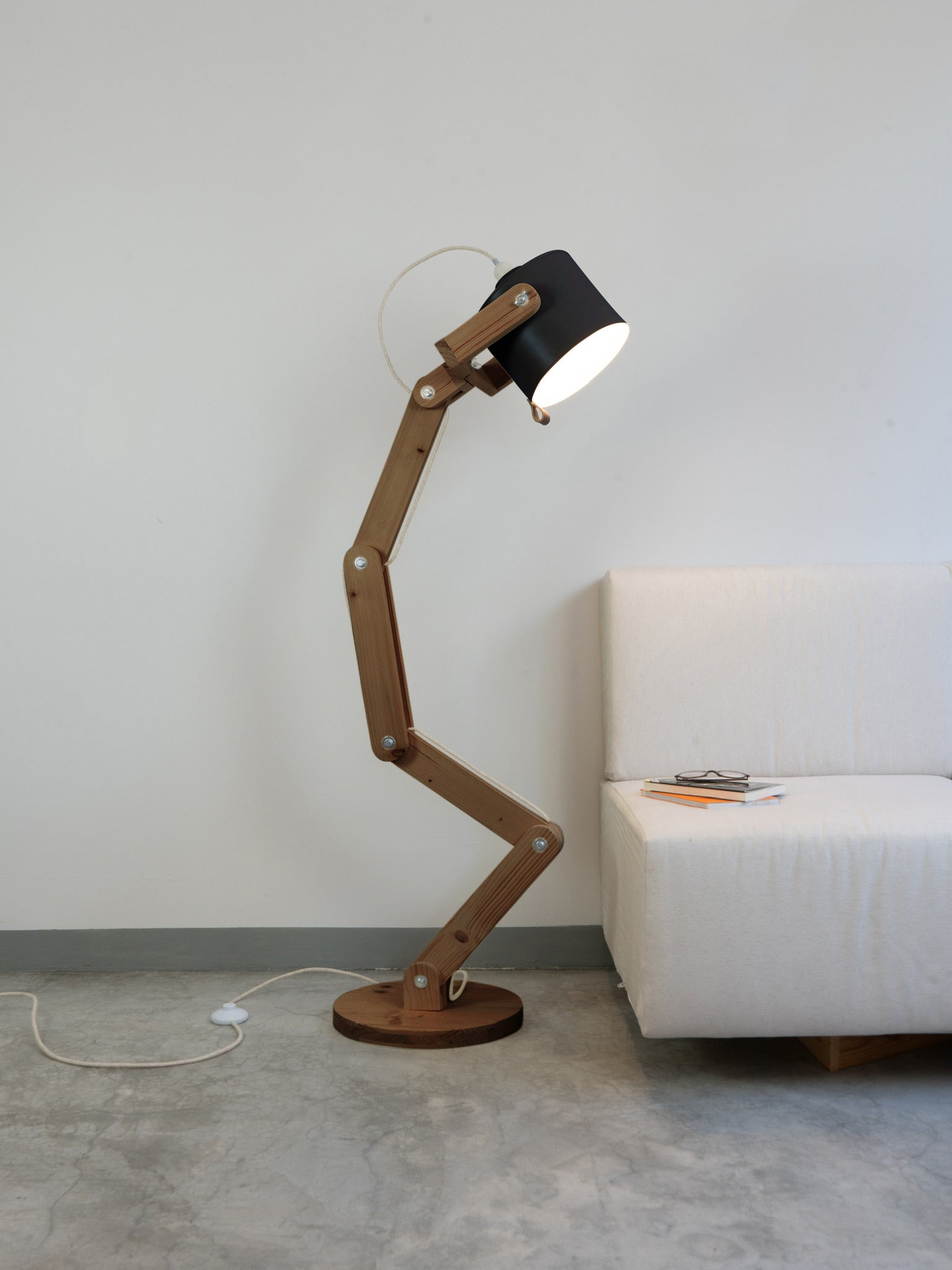 color=negro&acabado-de-madera=cafe&color-de-cable=beige|ed454b23c1ea1c53e559dfb5f6bae71e