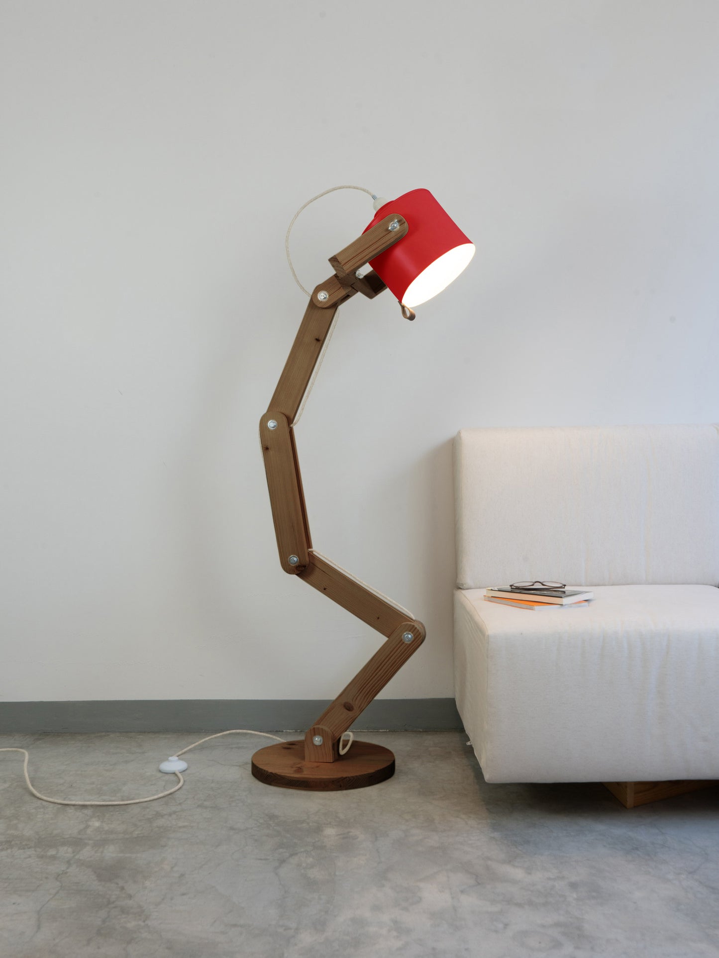 color=rojo-claro&acabado-de-madera=cafe&color-de-cable=beige|1d977e6aab08a200951402fded08cede