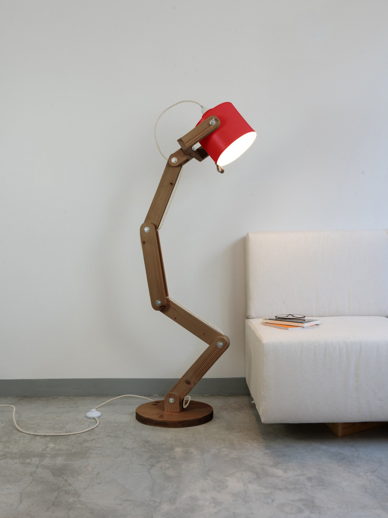 color=rojo-claro&acabado-de-madera=cafe&color-de-cable=beige|1d977e6aab08a200951402fded08cede
