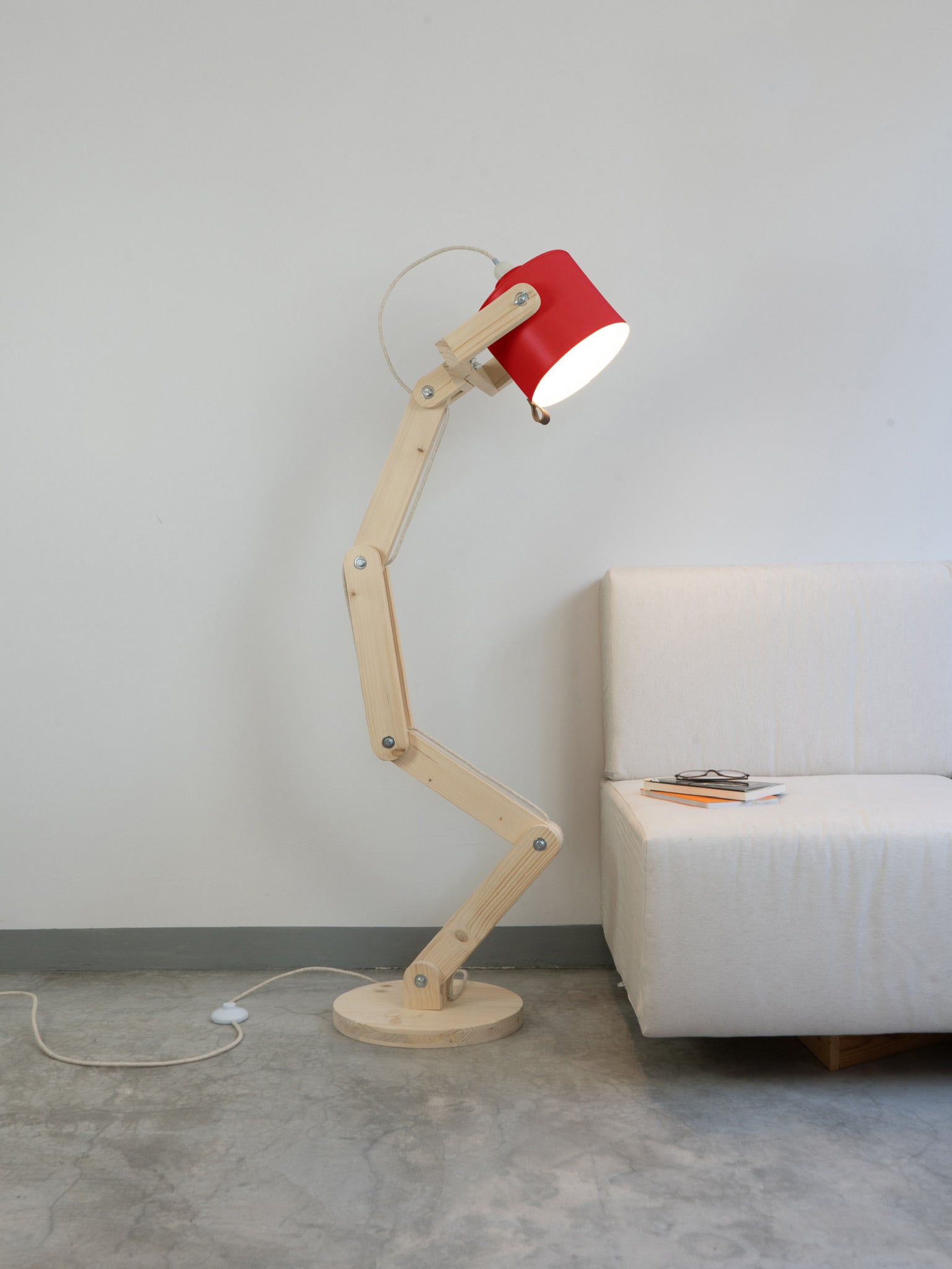color=rojo-claro&acabado-de-madera=natural&color-de-cable=beige|904c2beb7b8bd2d06df8767451a4e0ba