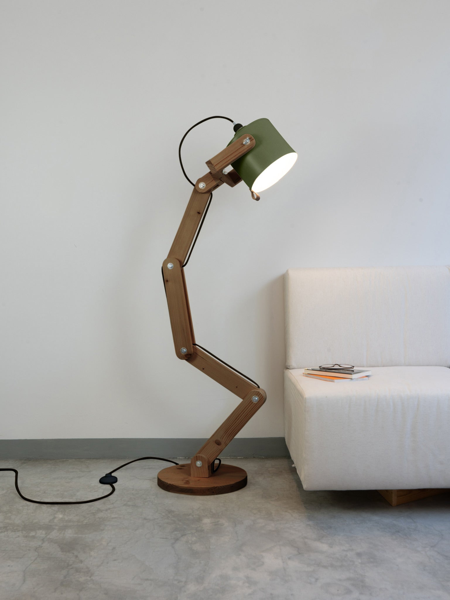 color=verde-comarca&acabado-de-madera=cafe&color-de-cable=negro|b8567e1eab1b8db0b8f3f381b4e283ba