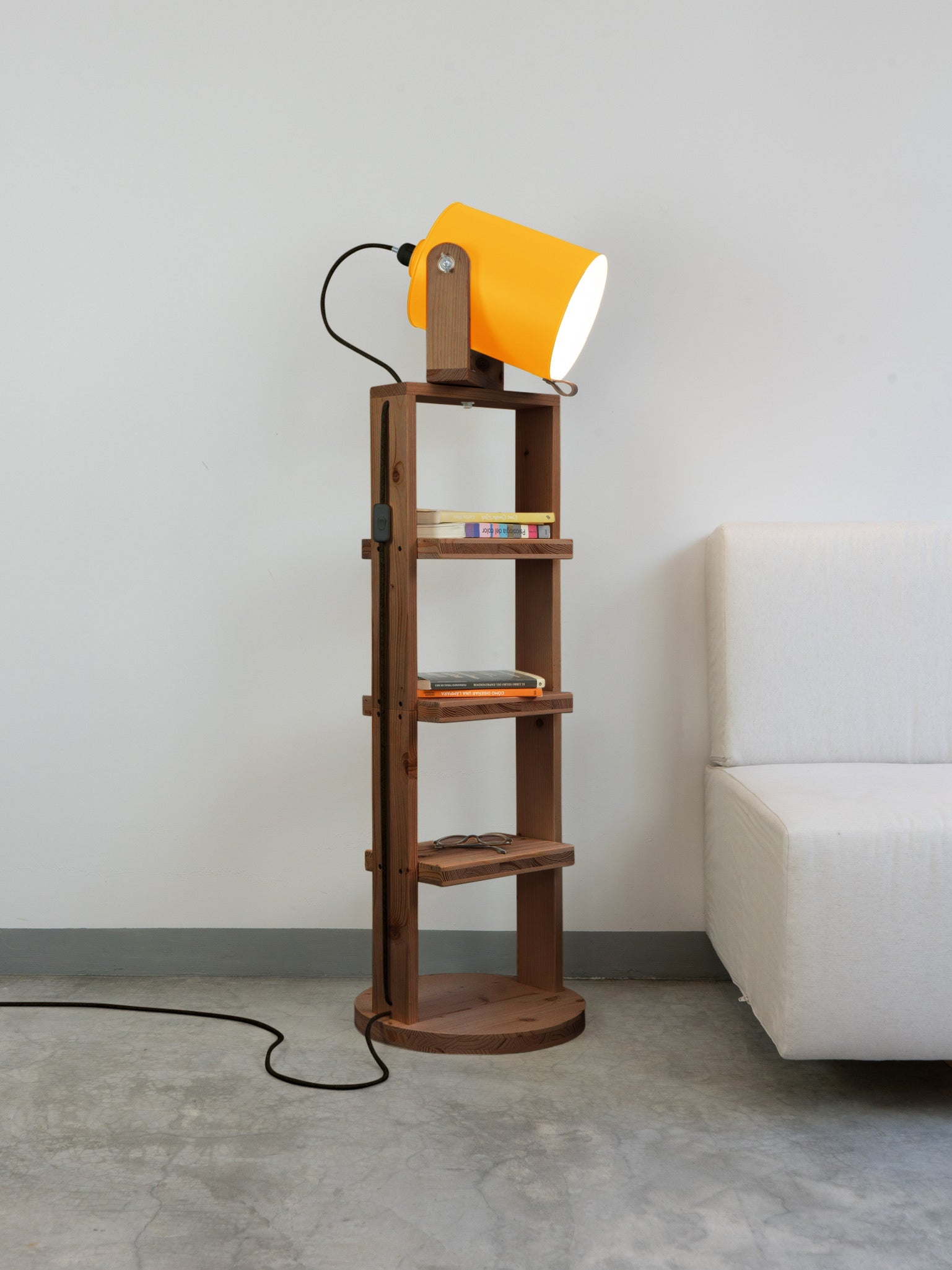 color=amarillo-yema&acabado-de-madera=cafe&color-de-cable=negro|7416e411a71cfafdf458540a53a3b0ca