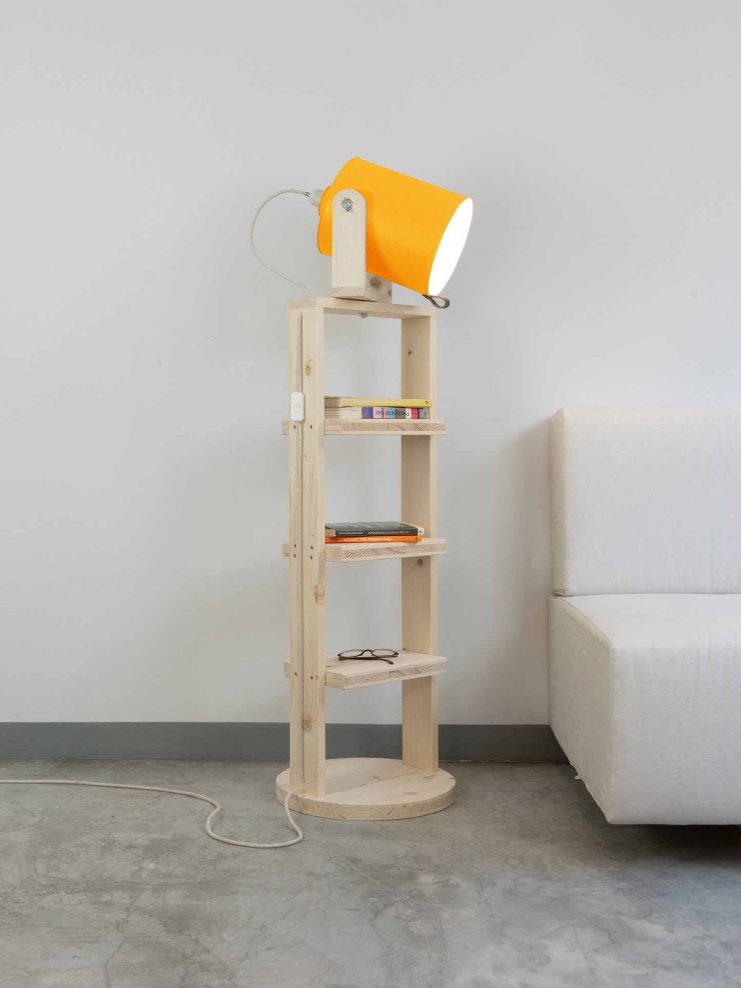color=amarillo-yema&acabado-de-madera=natural&color-de-cable=beige|fe8c8e43d11210c44f64095b3f9d5ef3