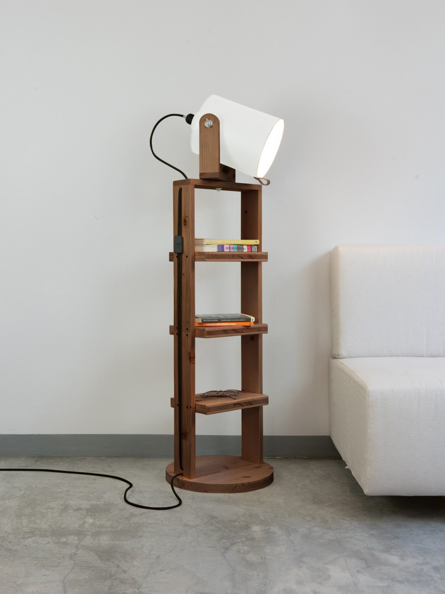 color=blanco-mate&acabado-de-madera=cafe&color-de-cable=negro|24f6f53e157755509a3259a38a714f0c
