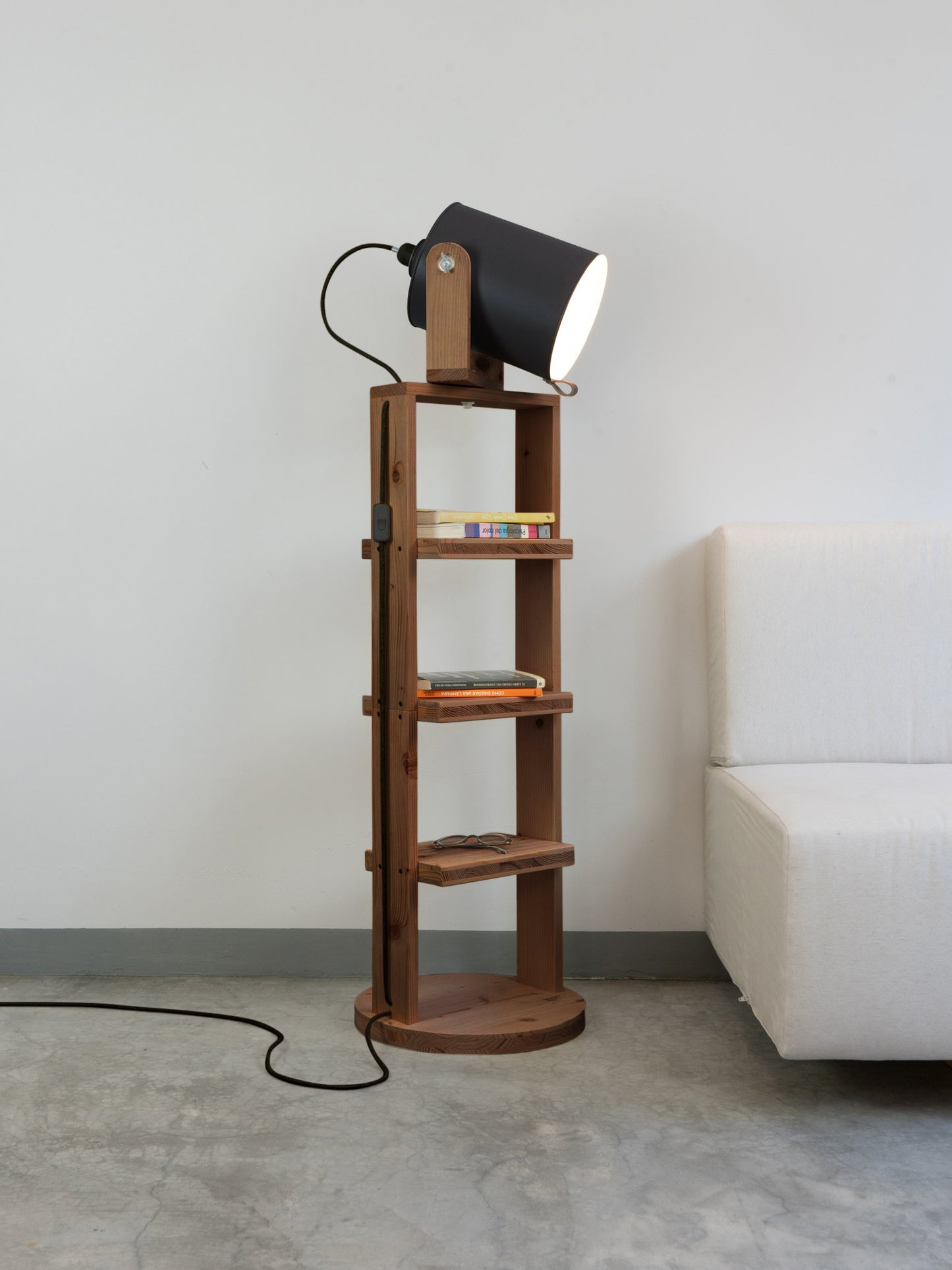color=gris-antracita&acabado-de-madera=cafe&color-de-cable=negro|f76ed33cd662561db3f1598a7544288f