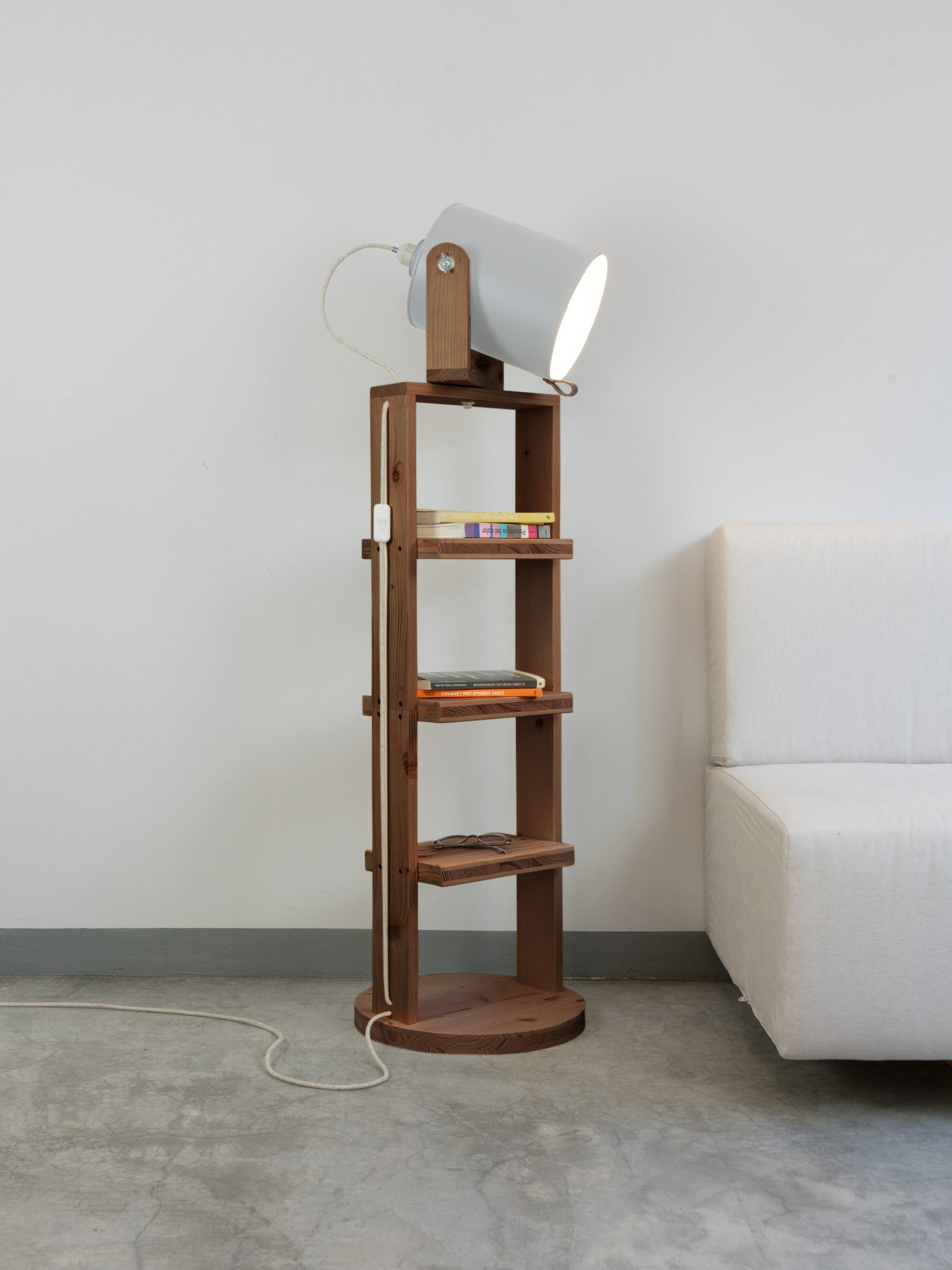 color=gris-perla&acabado-de-madera=cafe&color-de-cable=beige|a37160ea5a8b8cbd558152602e92e767