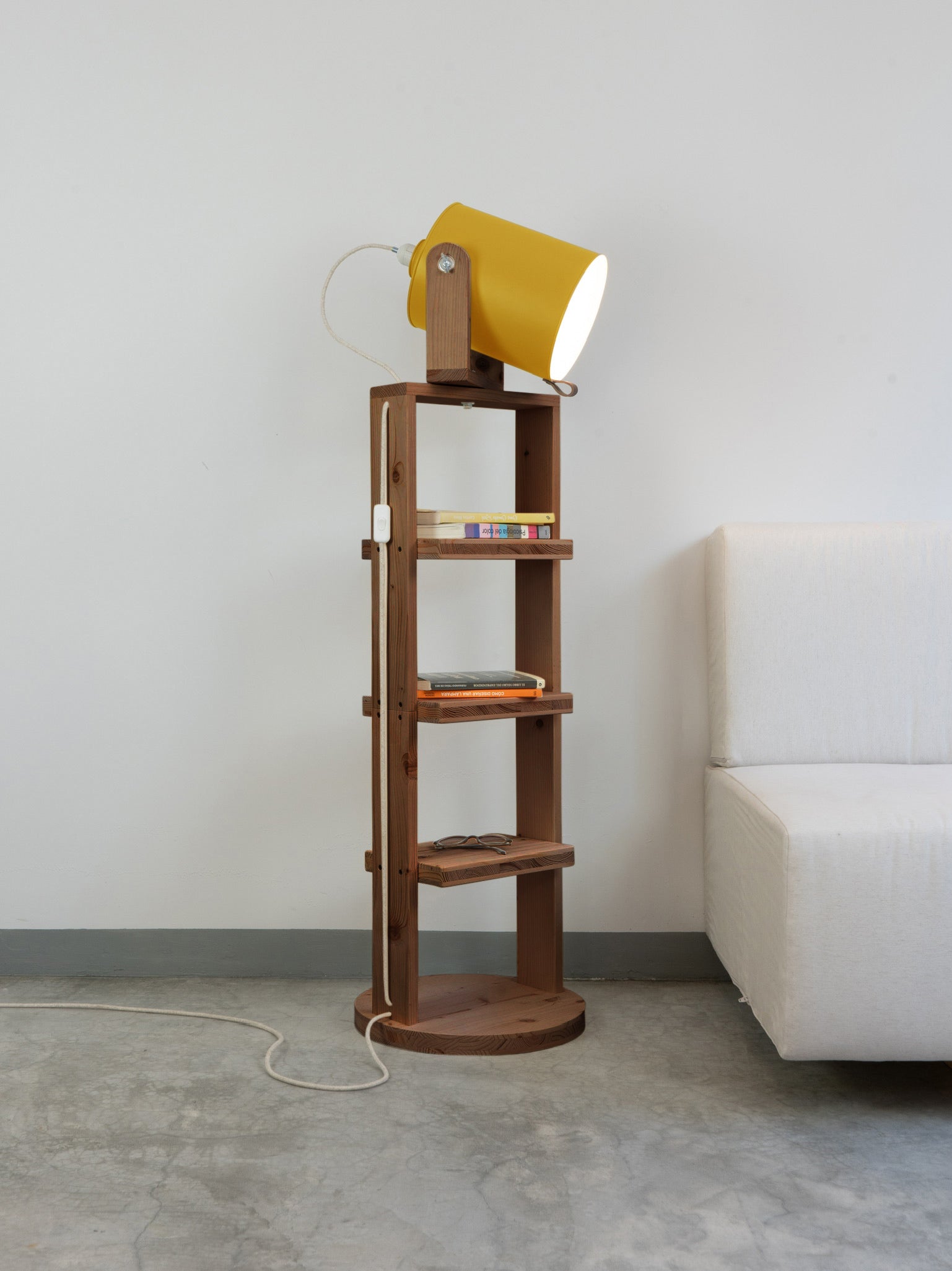 color=mostaza&acabado-de-madera=cafe&color-de-cable=beige|0426c3a720646375a0a9ecda11341be2