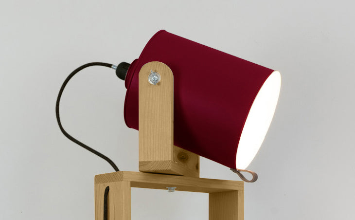 crop=color&color=rojo-vino&acabado-de-madera=caramelo&color-de-cable=negro|e97b3c755c753b82628e1bca5c956786