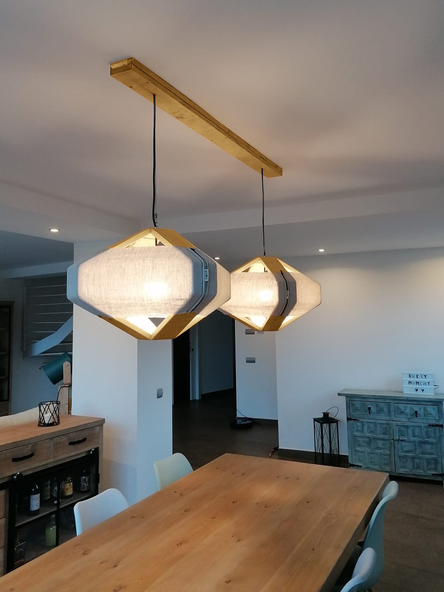 tamano=l&color=beige&acabado-de-madera=caramelo&color-de-cable=negro|f4ba0ebd3f7343b0fb14f9f0e98e2fe0