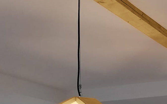 crop=color-de-cable&tamano=l&color=beige&acabado-de-madera=caramelo&color-de-cable=negro|f4ba0ebd3f7343b0fb14f9f0e98e2fe0