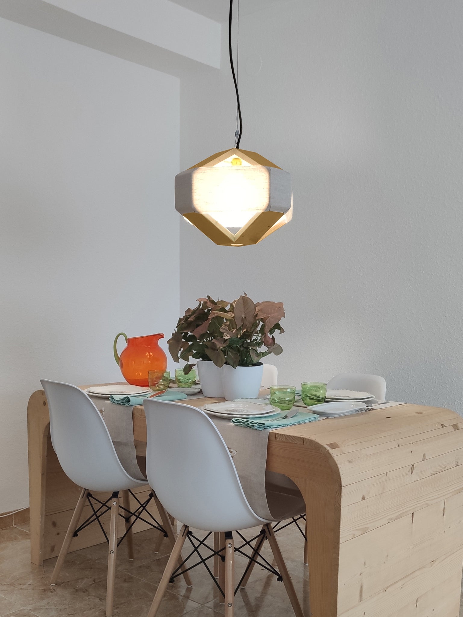 tamano=m&color=beige&acabado-de-madera=caramelo&color-de-cable=negro|7571c897cfec8f1a0ab7891254106b9a