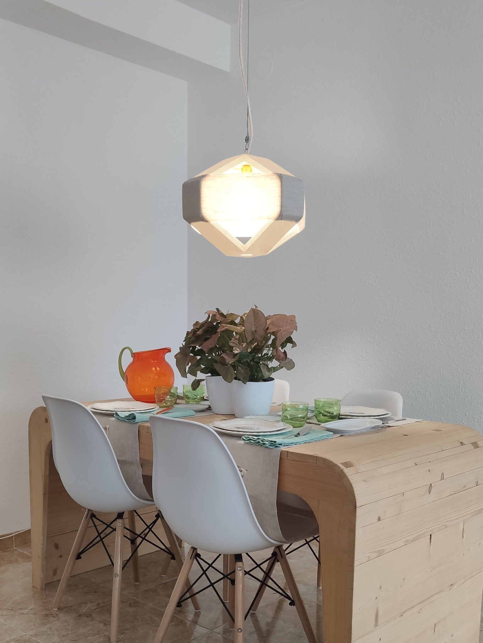 tamano=m&color=beige&acabado-de-madera=natural&color-de-cable=beige|4951bb91a36a3d962f3526bfcb414529