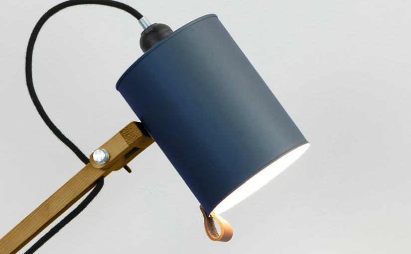 crop=color&color=azul-oscuro&acabado-de-madera=caramelo&color-de-cable=negro|32bc980ebed9f56370b97ab759c4736e