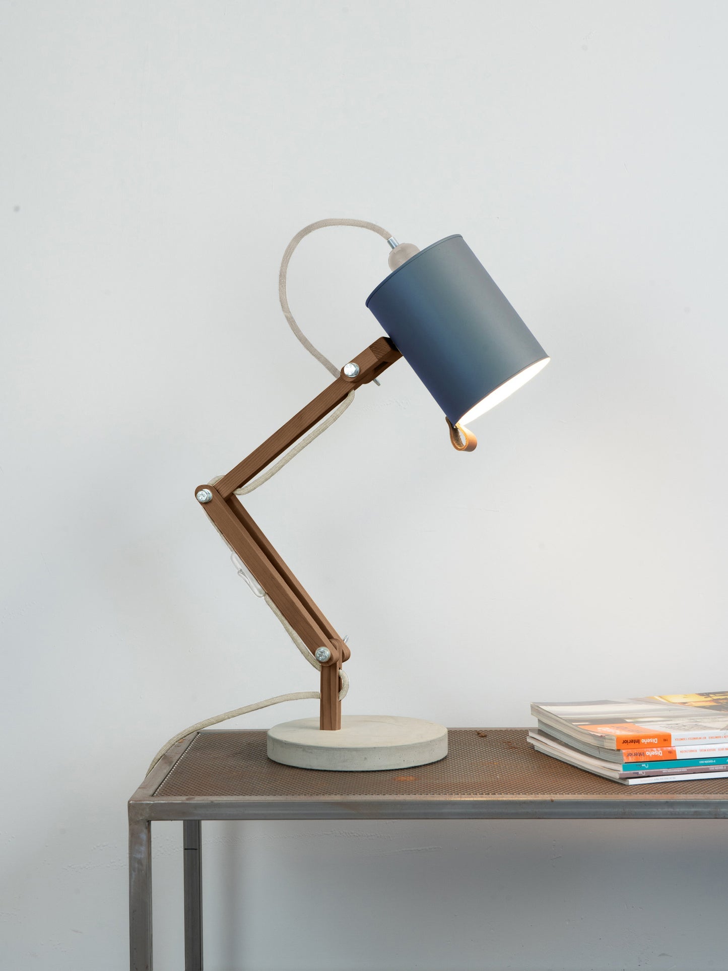 color=gris-azulado&acabado-de-madera=cafe&color-de-cable=beige|c4091295209b6f8111c7b137ba7bde39
