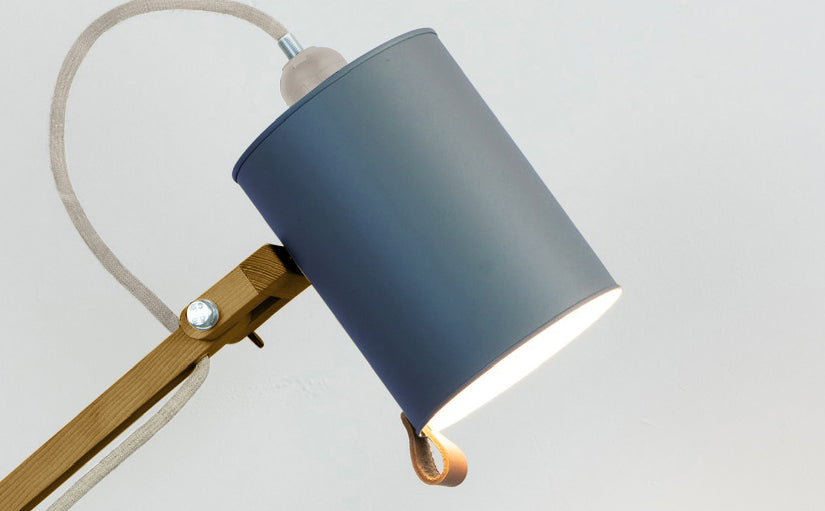 crop=color&color=gris-azulado&acabado-de-madera=caramelo&color-de-cable=beige|cccdf63bc770c6e5f4b6e75b6b43fb7b