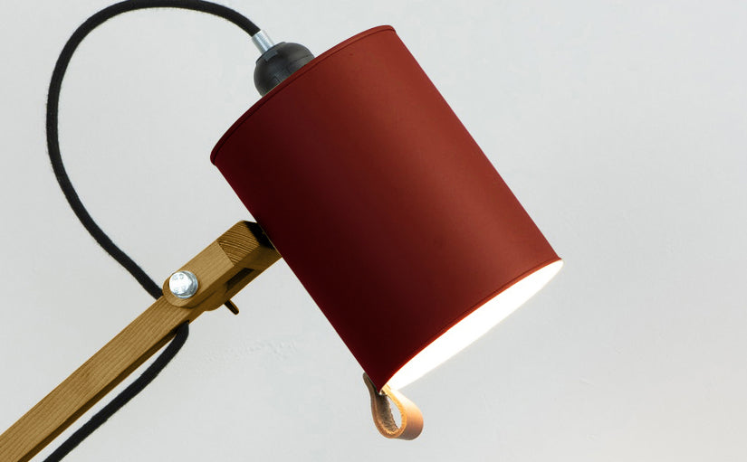 crop=color&color=rojo-vino&acabado-de-madera=caramelo&color-de-cable=negro|e97b3c755c753b82628e1bca5c956786