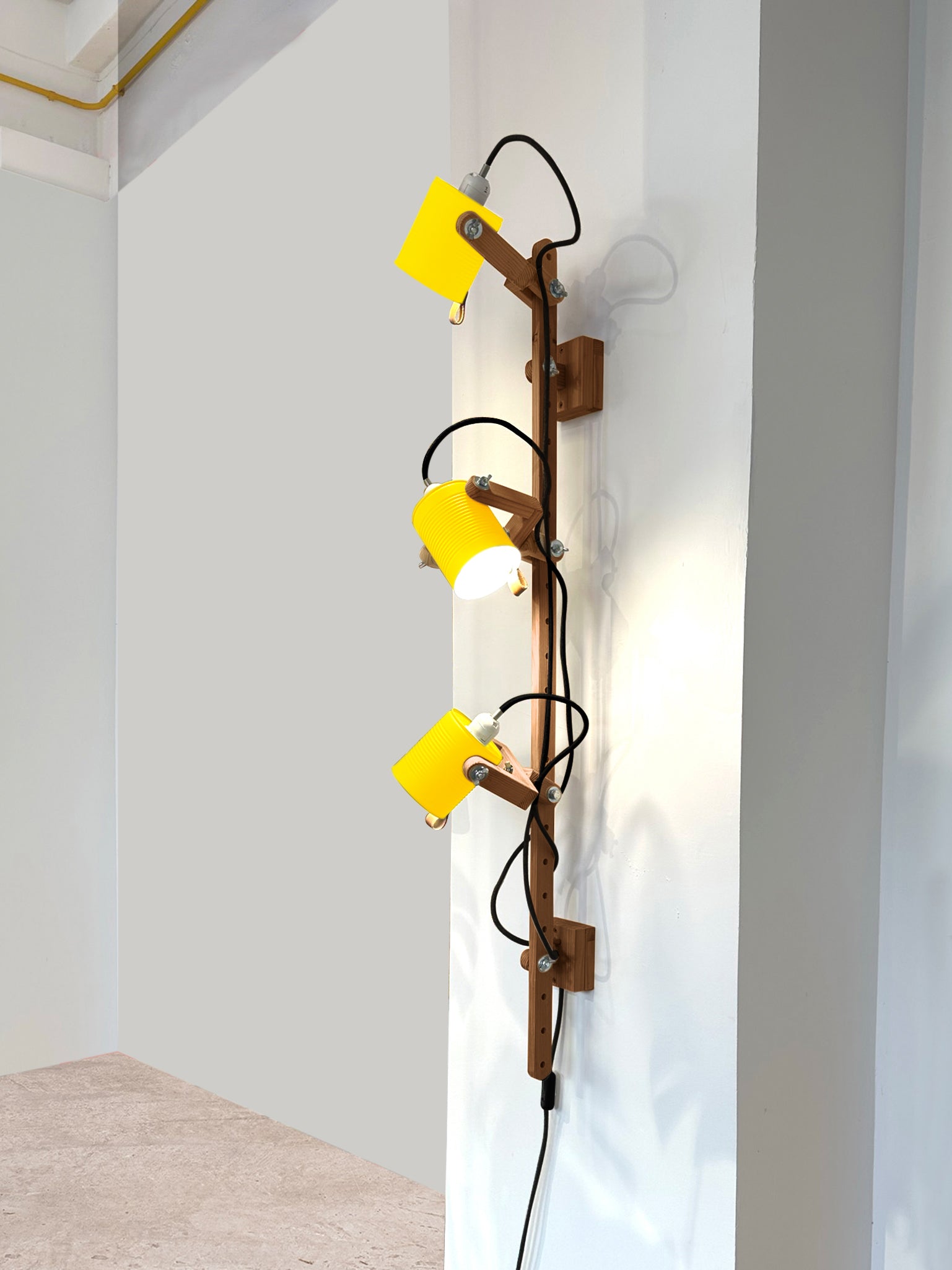 color=amarillo-claro&acabado-de-madera=cafe&color-de-cable=negro|557d0c88205e0b32ce076d91b8baa287