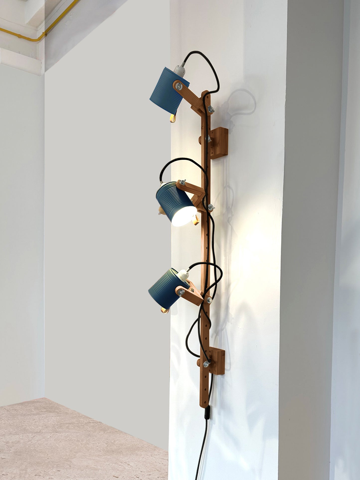 color=azul-oscuro&acabado-de-madera=cafe&color-de-cable=negro|8fe1aa7b98432eb0df2ad480cf6e0819