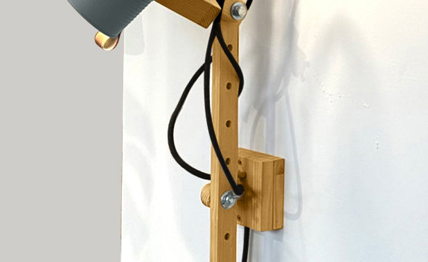 crop=color-de-cable&color=gris-perla&acabado-de-madera=caramelo&color-de-cable=negro|c059365fc0772ef81884ce9c7c847a4c