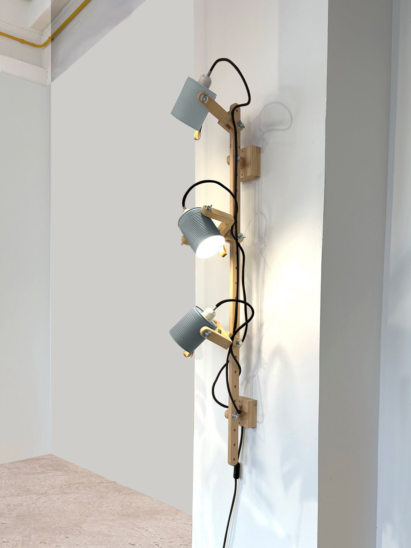 color=gris-perla&acabado-de-madera=natural&color-de-cable=negro|9bb81706ffe3b834f6d3d695894f5aeb