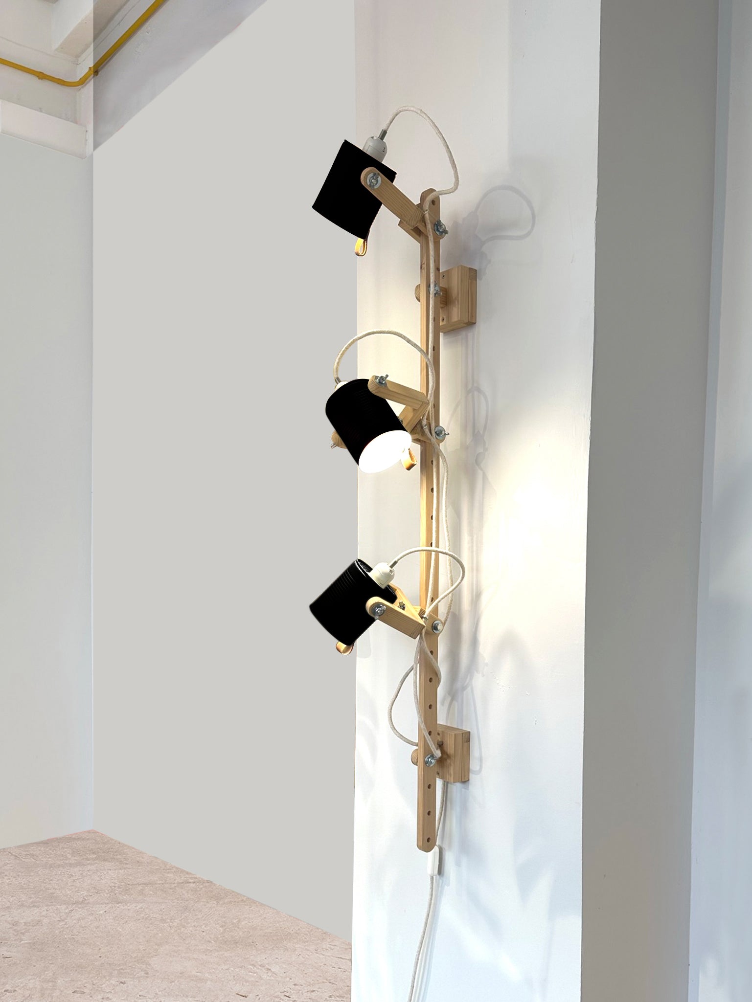 color=negro&acabado-de-madera=natural&color-de-cable=beige|1ad5973a467fcd12eefad14c9f25dfd9