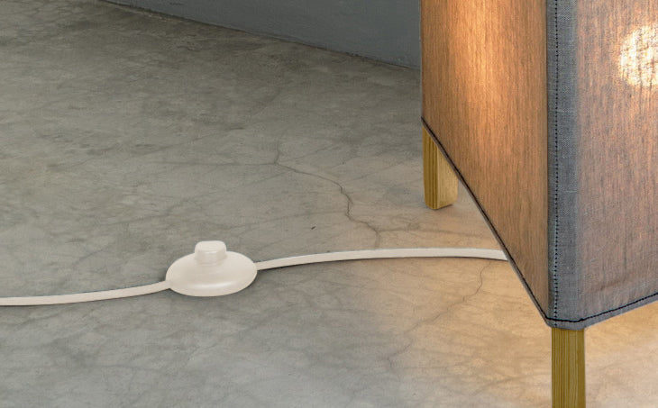 crop=color-de-cable&tamano=l&color=gris&acabado-de-madera=caramelo&color-de-cable=beige|d40f65d03b3ed1a772d170a7e5f5a72b
