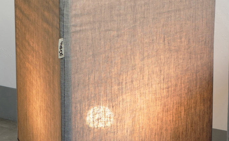crop=color&tamano=l&color=gris&acabado-de-madera=natural&color-de-cable=beige|d5c679a51435d8e60ebe647a45d6bd46