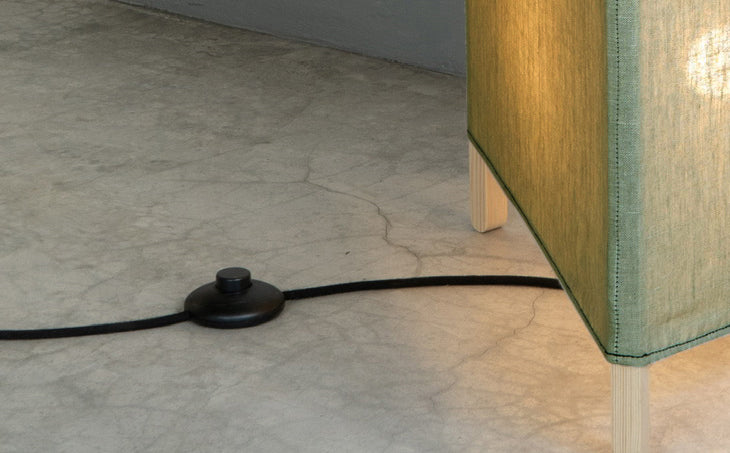 crop=color-de-cable&tamano=l&color=verde&acabado-de-madera=natural&color-de-cable=negro|748aa4b23079d312d7392fe2fc737697