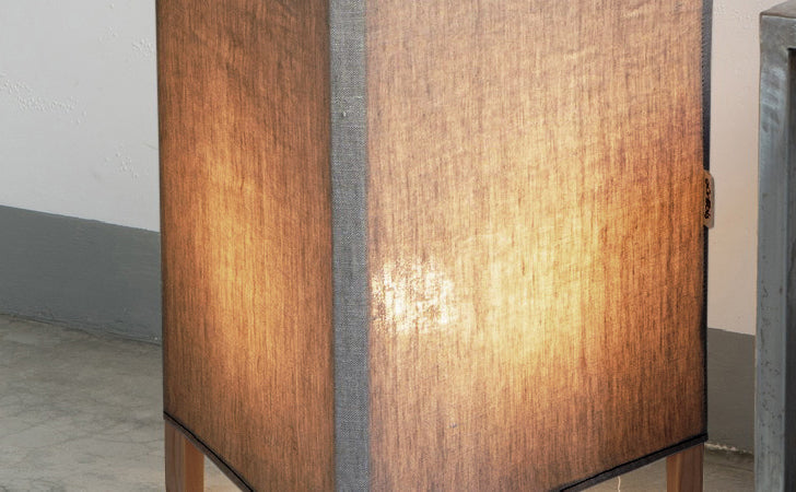 crop=color&tamano=m&color=gris&acabado-de-madera=cafe&color-de-cable=beige|1662cc63897473eeb19b776ffa4a1bb4